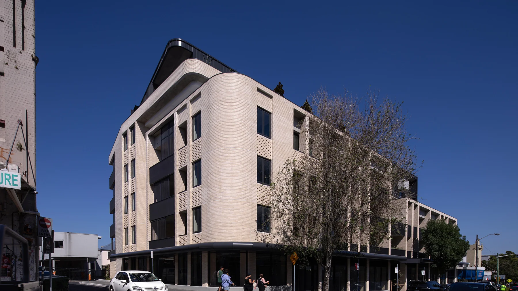 Mixed use building